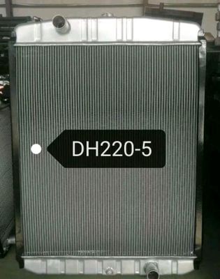 Doosan DH220-5 खुदाई रेडिएटर | 1060 मिमी पूर्ण रेडिएटर असेंबली | बहु-पंक्ति एल्यूमिनियम कोर